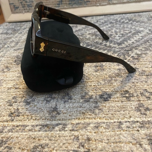 GUCCI GG0669S 002 sunglasses - Picture 2 of 7